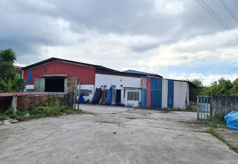 Kelapa Sawit Kulai Detached factory For Sale