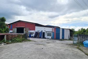 Kelapa Sawit Kulai Detached factory For Sale
