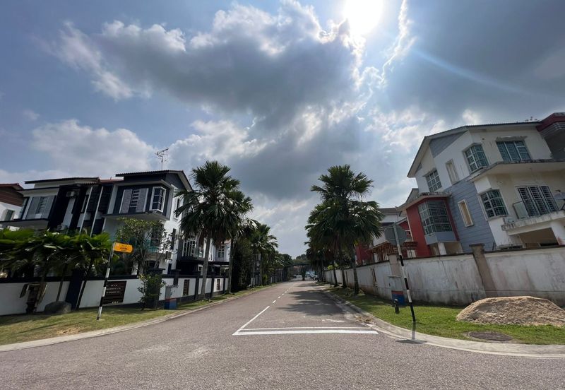 Bina Park Bandar Seri Alam