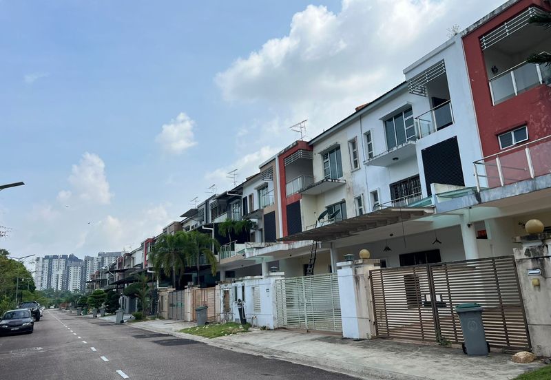 Bina Park Bandar Seri Alam