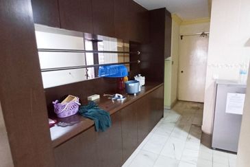 Aloha Tower Condominium