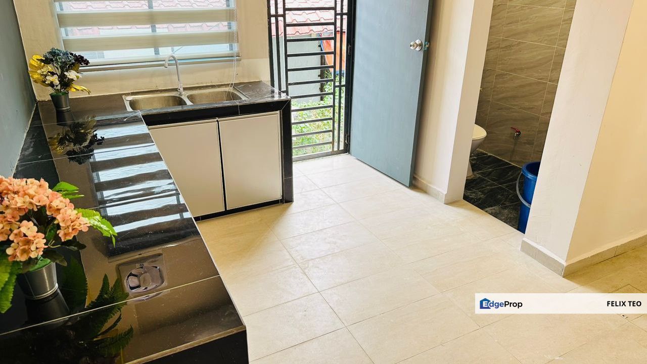 Taman U Jalan Kebangsaan 1-Storey Corner For Sale, Johor, Skudai