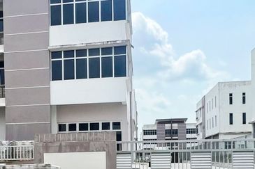 Gelang Patah 3-Storey Semi Detached Factory For Sale