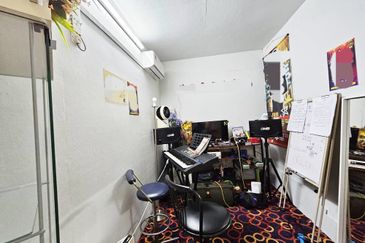 Prima Regency (Dorchester Court)