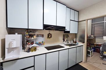 Prima Regency (Dorchester Court)