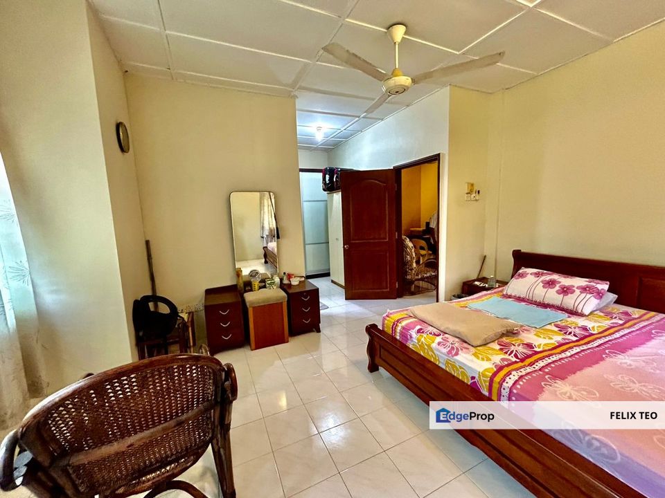 Taman Putri 2-Storey Endlot House For Sale, Johor, Kulai