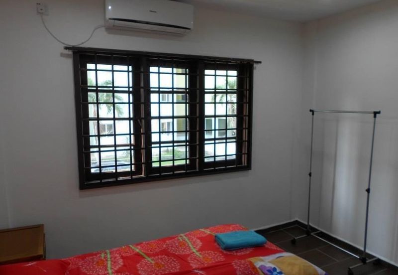 Lily & Jasmine Apartment