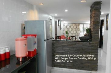 Lily & Jasmine Apartment