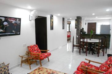 Lily & Jasmine Apartment