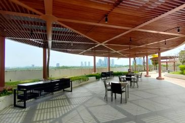 Almas @ Puteri Harbour