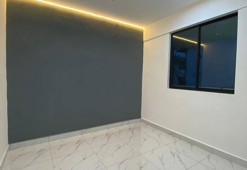 Flat Taman Ungku Tun Aminah