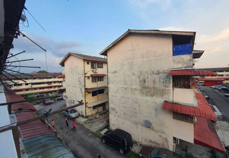 Flat Taman Ungku Tun Aminah