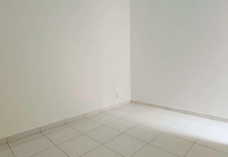 Setia Tropika 2-Storey Cluster House For Sale