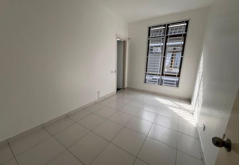 Setia Tropika 2-Storey Cluster House For Sale