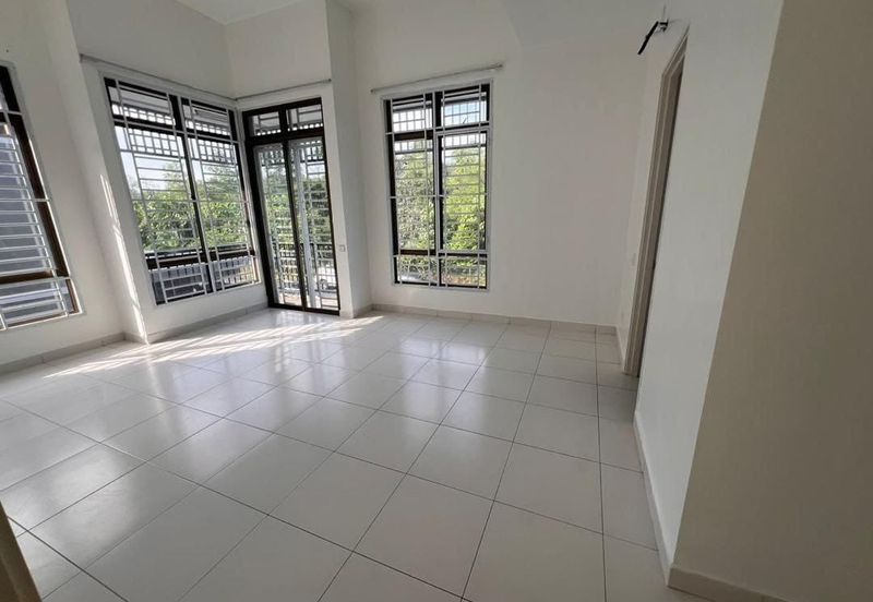 Setia Tropika 2-Storey Cluster House For Sale