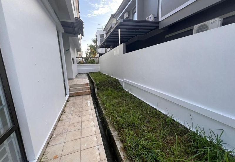 Setia Tropika 2-Storey Cluster House For Sale