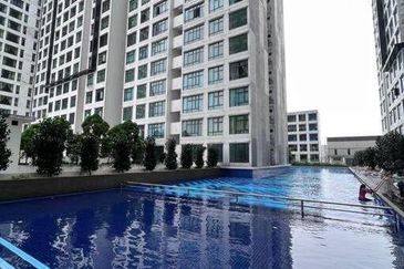 D Summit Residence Kempas Utama For Sale
