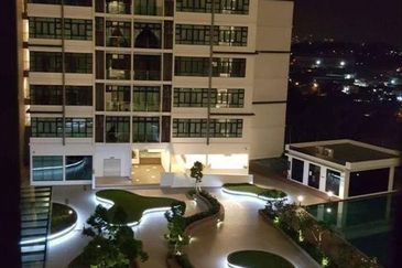 D Summit Residence Kempas Utama For Sale