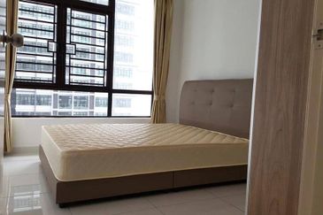 D Summit Residence Kempas Utama For Sale