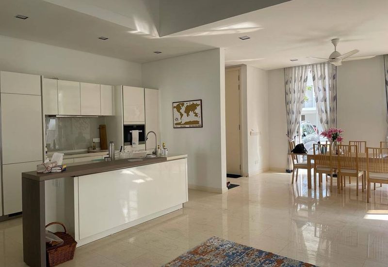 Emerald Bay @ Puteri harbour