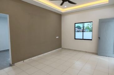 Gelang Patah 1-Storey Terrace House For Sale