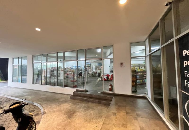 Midas Perling Apartment