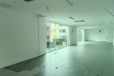 Taman Mount Austin Commercial