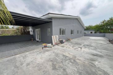  Gelang Patah Single Storey Corner Lot For Sale