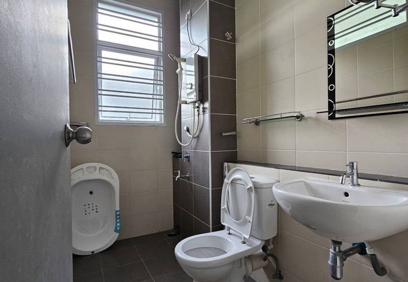 Horizon Hills @ The Greens Double Storey Superlink Corner For Sale