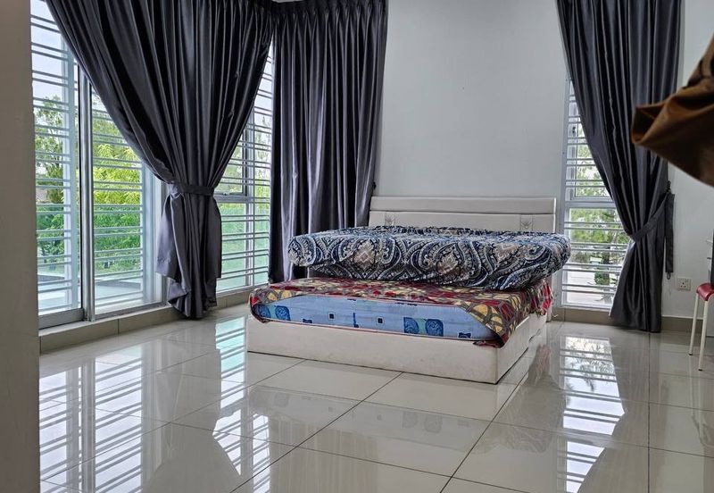 Horizon Hills @ The Greens Double Storey Superlink Corner For Sale