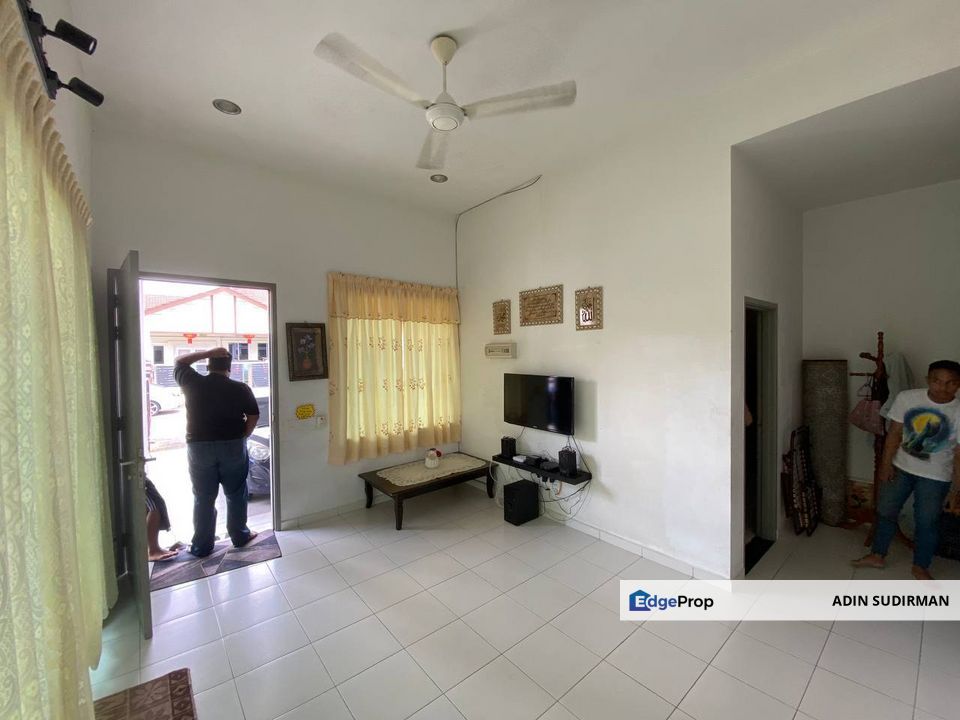 Rumah Cluster Siap Renovate @ Jalan Rambai Taman Kota Masai PAsir Gudang utk Dijual Murah ! Big Area !, Johor, Pasir Gudang