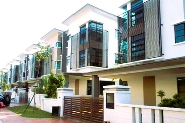 Jelutong Heights