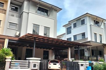 Jelutong Heights