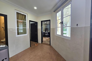 Kiara Peak (Puncak Kiara)