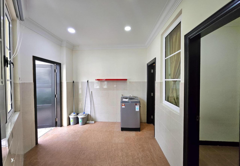 Kiara Peak (Puncak Kiara)