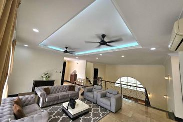 Kiara Peak (Puncak Kiara)