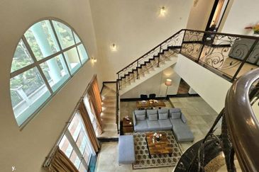 Kiara Peak (Puncak Kiara)