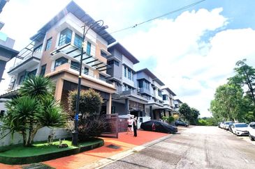 Jelutong Heights