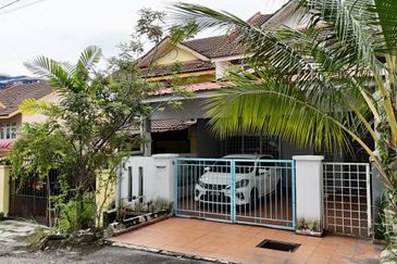 Pantai Dalam Kampung Kerinchi