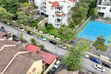 Pantai Dalam Kampung Kerinchi