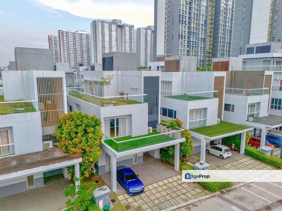 2.5 Storey Bungalow House Lakefront Villa Cyberjaya , Selangor, Cyberjaya
