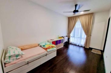 Reesia Elmina Garden