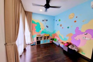 Reesia Elmina Garden