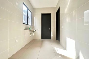 Reesia Elmina Garden