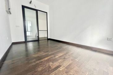 Reesia Elmina Garden