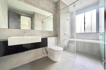 Reesia Elmina Garden