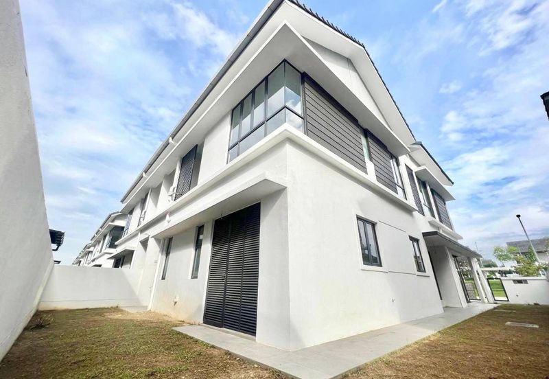 Reesia Elmina Garden