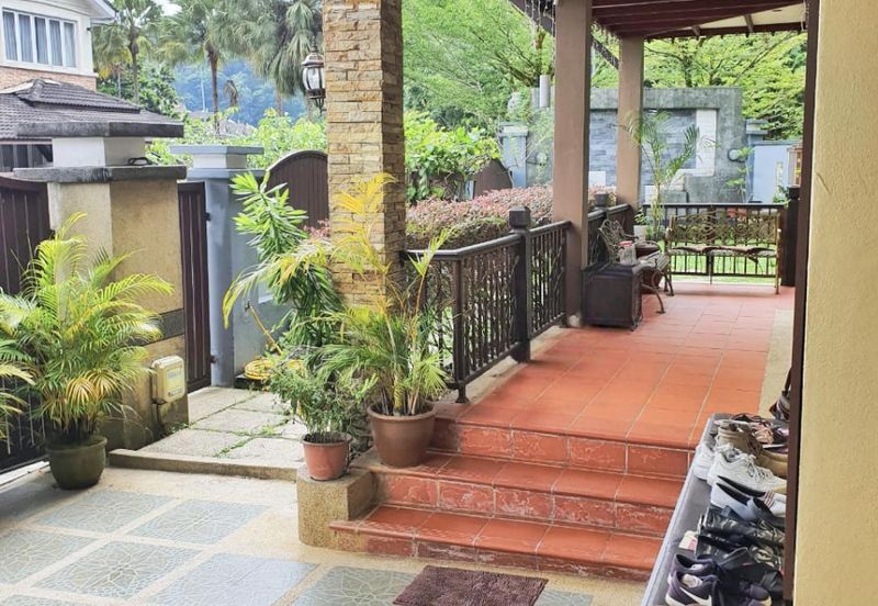 Jalan Bukit Antarabangsa 