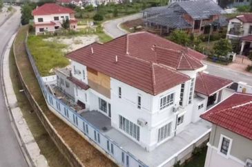 Persiaran Gunung Nuang 