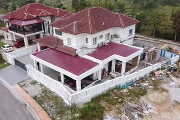 Persiaran Gunung Nuang 